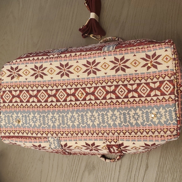 NWT Urban Expressions Weekender bag - Picture 9 of 10